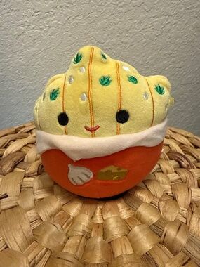 NWOT -Brendan the Garlic Cheese Fries Squishmallow 5”